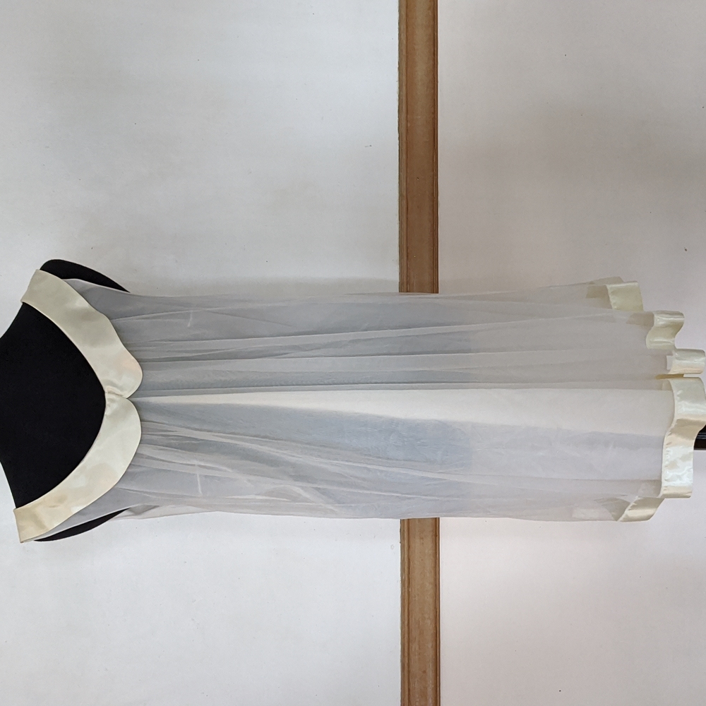 Vintage Cute Ivory Neglige Nightgown EUC size 6-8 - Picture 4 of 8